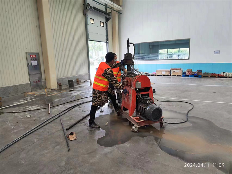 江夏厂房地面下沉塌陷注浆加固施工